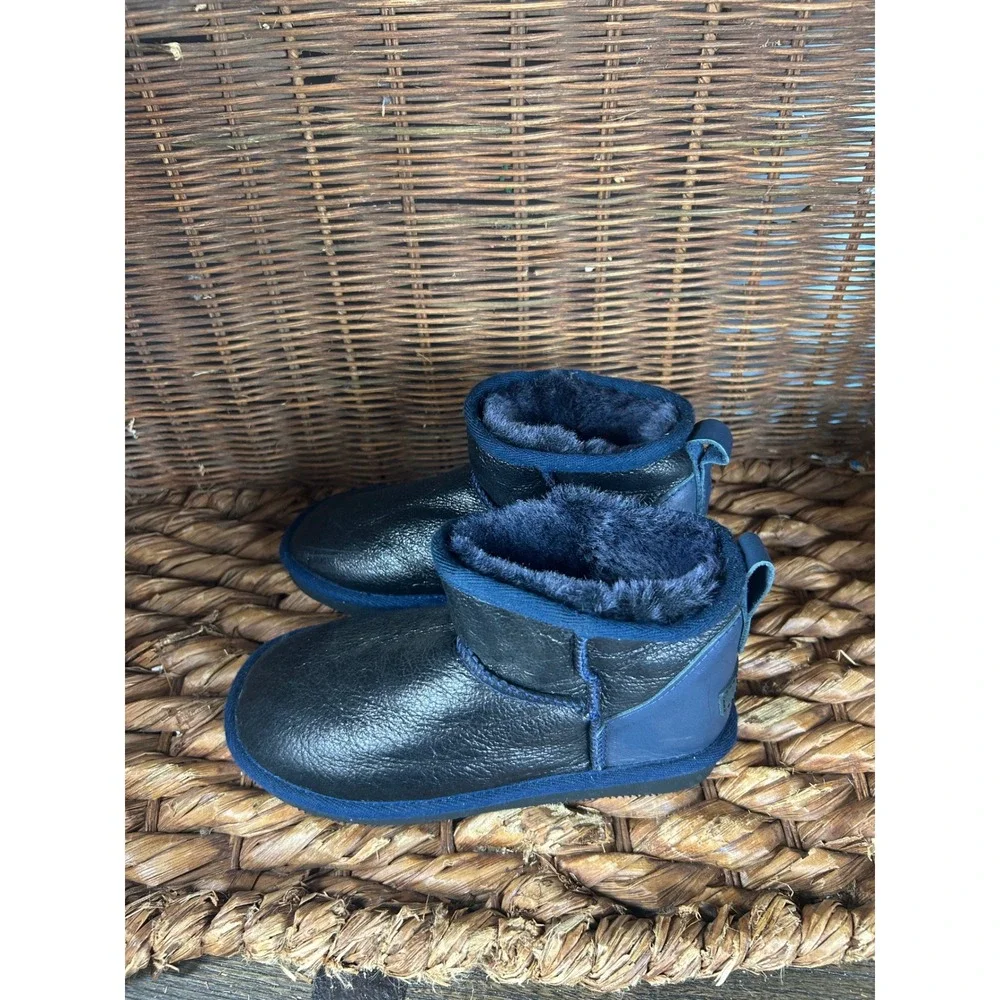 Pegia Kids Black Navy‎ Blue Leather Shearling Lined Ankle Boots Size 2.5